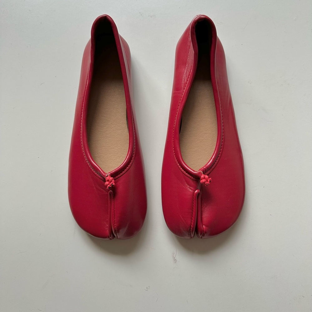Tabi Split Toe Vegan Leather Red EU 39 8-8.5 Ballet Flats Avant Garde